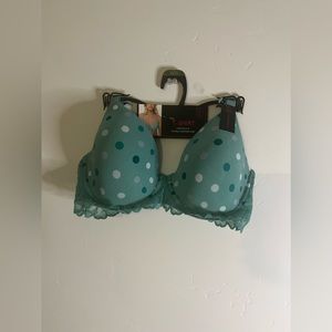 Green T-shirt bra
